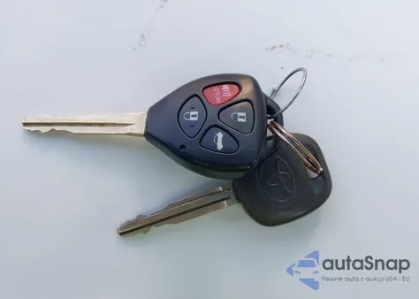 2010 Toyota Camry Le z USA, uszkodzony, nr VIN 4T1BF3EK2AU097534